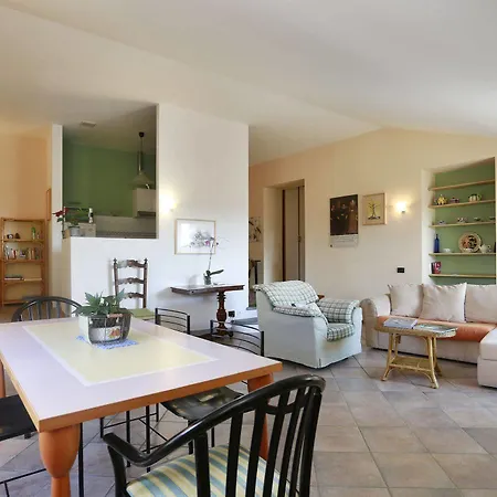 Bright Loft Apartment *
